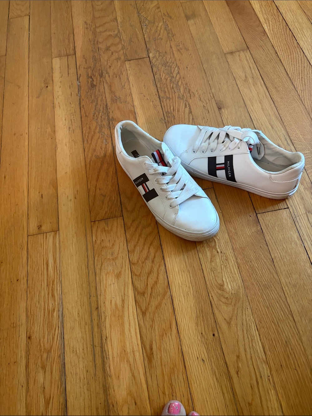 Tommy Hilfiger White Leather Sneakers with Red & Navy Stripe Sz. 7.5